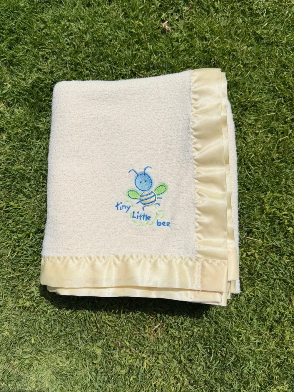 Vintage Carter’s Satin Trim Fleece Baby Blanket Tiny Little Bee Yellow USA GUC